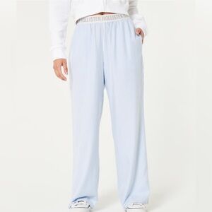 NWT! HOLLISTER 24/7 PAJAMA PANTS IN SIZE SMALL IN COLOR LIGHT BLUE STRIPE